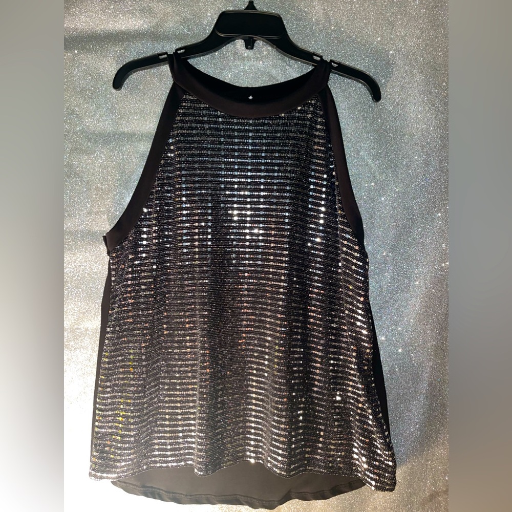 𝙱𝚕𝚊𝚌𝚔 𝚂𝚙𝚊𝚛𝚔𝚕𝚢 𝚃𝚘𝚙